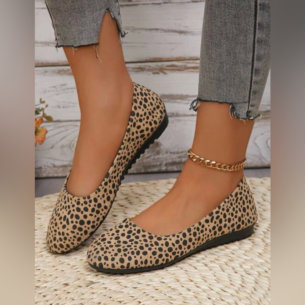 Brand New Women’s Wide Fit Leopard Print Flats Size 10W